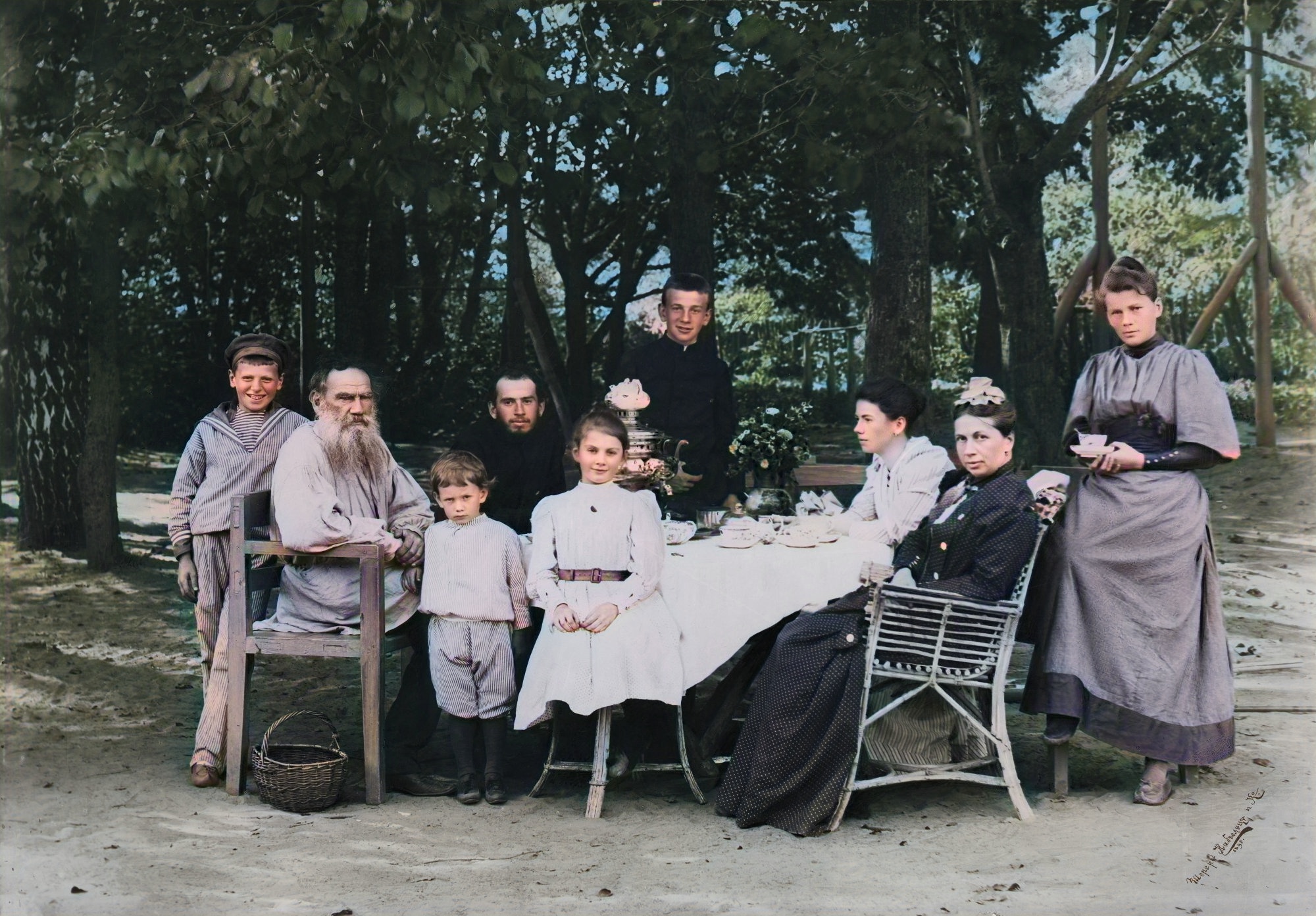 В Санкт-Петербурге покажут более 150 подлинных фоторабот жены Льва Толстого