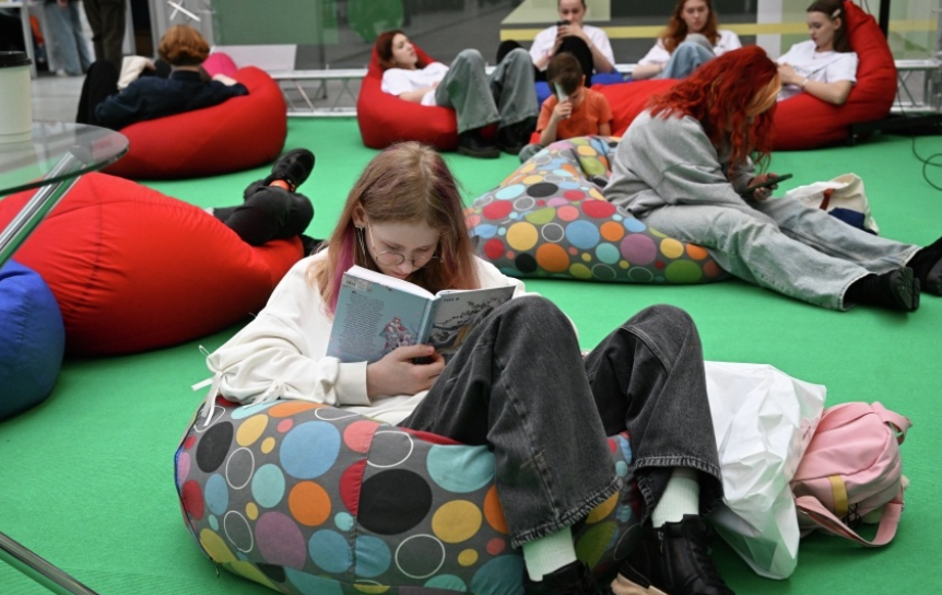 «Литрес» назвал самое читающее поколение в России