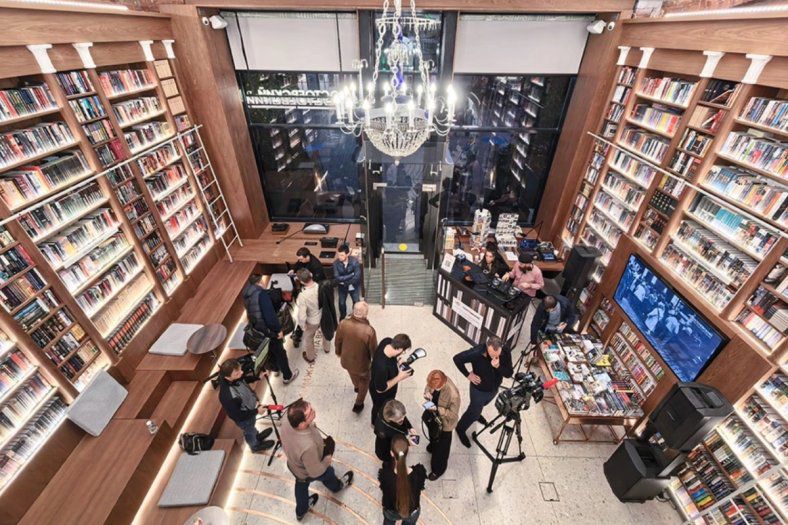 «Книжная лавка писателей» вернулась на Кузнецкий мост